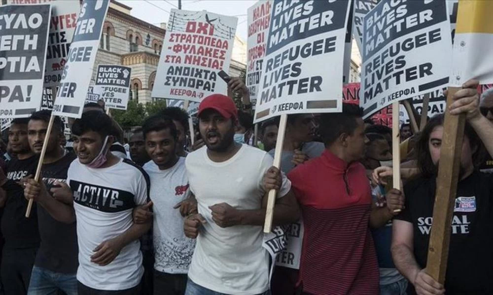 Συγκέντρωση ΚΕΕΡΦΑ & αλλοδαπών στο Σύνταγμα παρά τις απαγορεύσεις